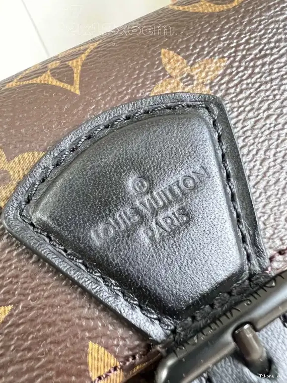 Cheap Wallet LOUIS VUITTON Wearable Montsouris 0619